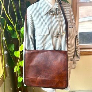 😎LEATHER MESSENGER BAG💼